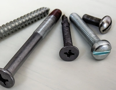 Чим відрізняється болт від гвинта?