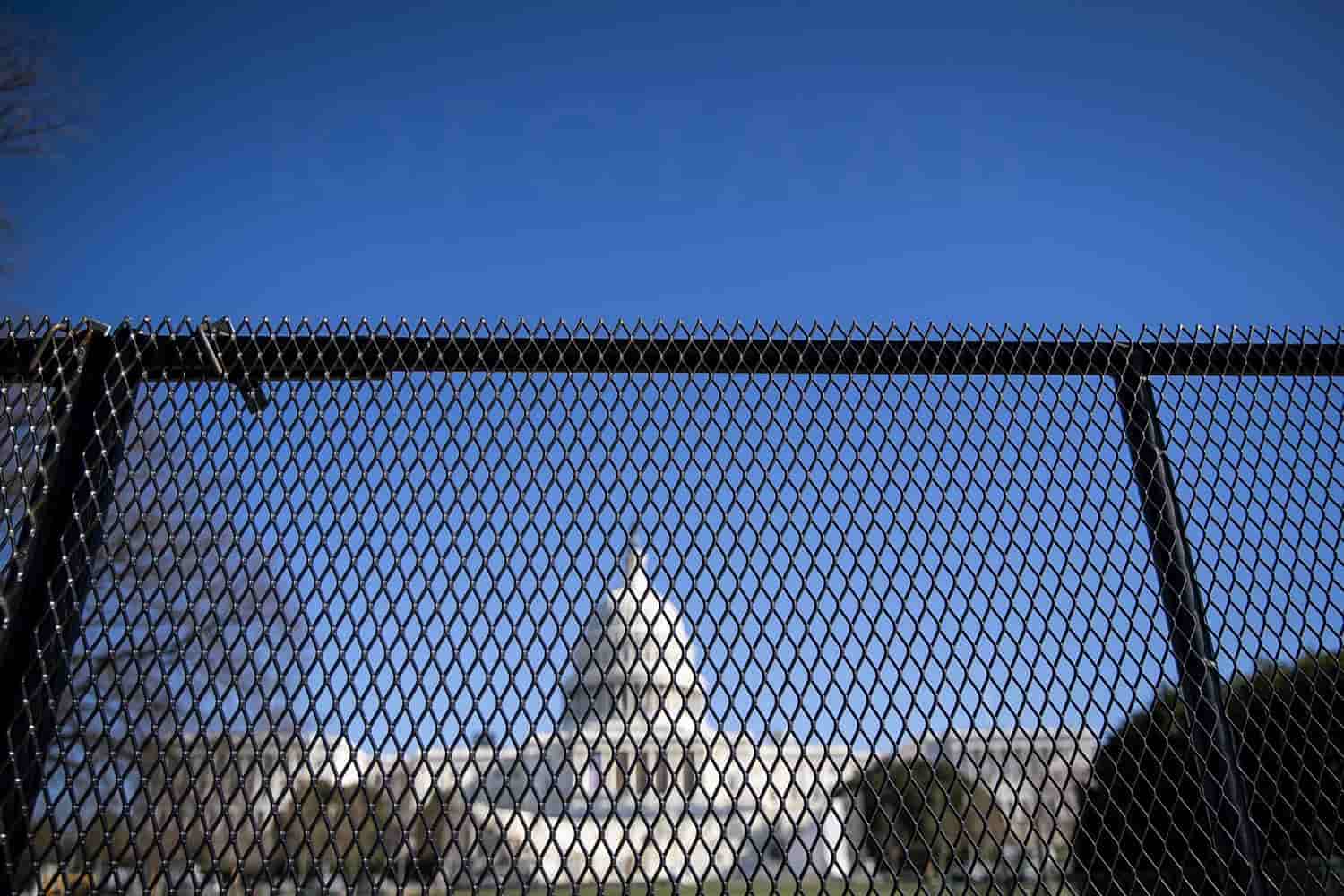 Просічно-витяжні листи сітка для огорожі