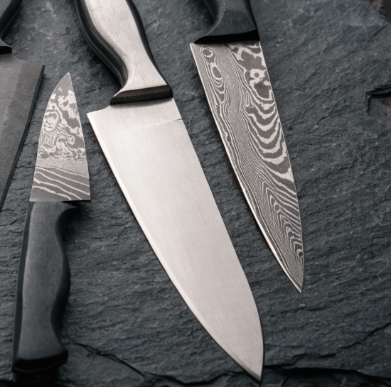 nozhovi-stali-vidi-osoblivosti-ta-vidminnist-vid-metaloprokatu