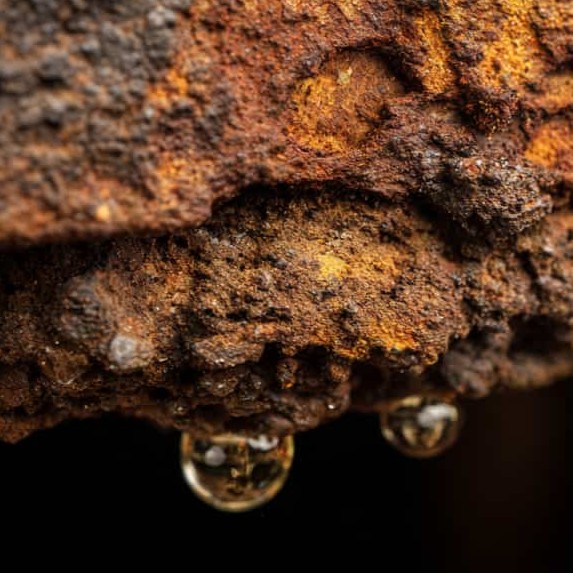 shcho-take-koroziya-metaliv-i-yak-z-neyu-borotisya